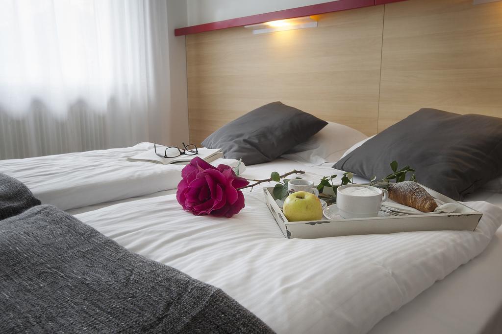 Park Hotel Eden Torbole Sul Garda Exterior photo